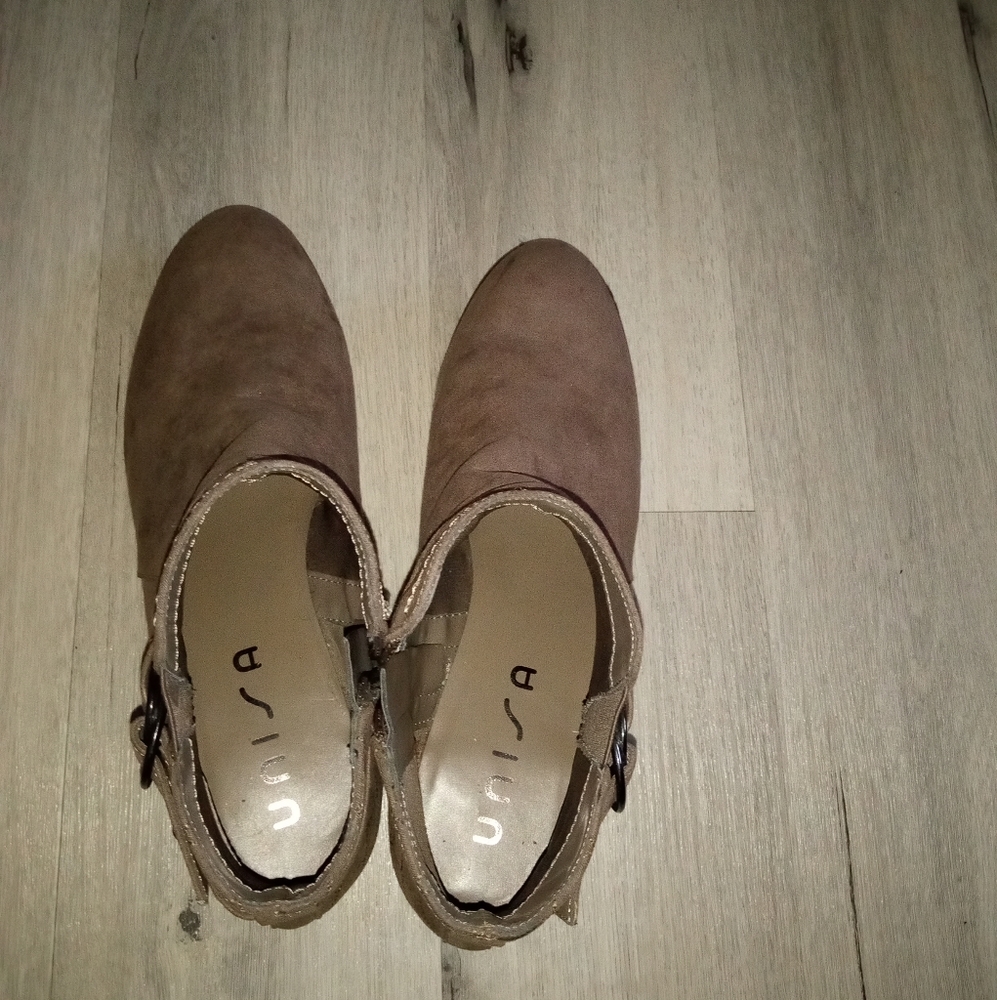 Boot - Picture 4 of 5